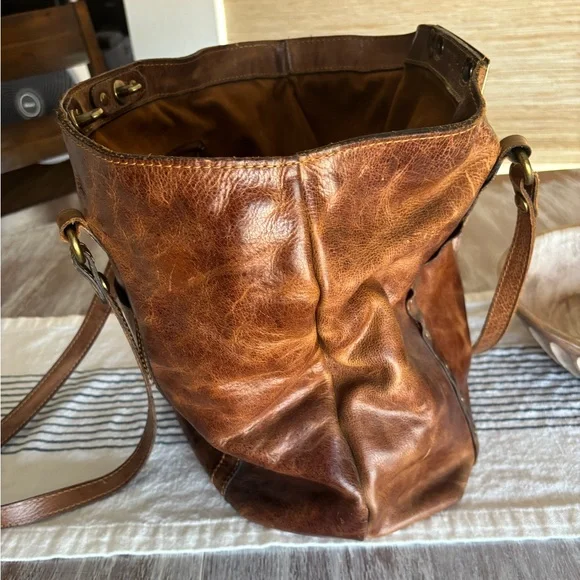 🌿🦋 Patricia Nash Benvenuto Distressed Leather Tote Bag - Picture 5 of 14